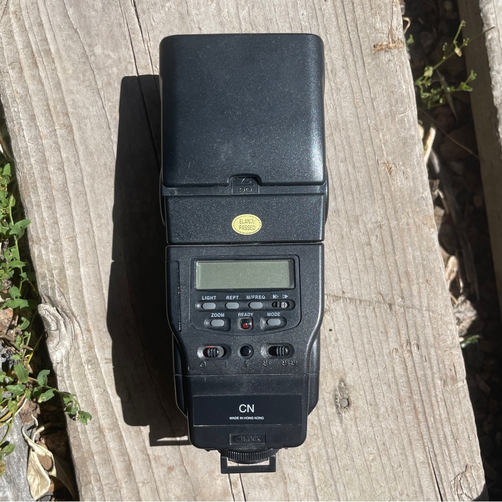 Quantaray PZ-1 DSZ Shoe Mount Flash (Dual Swivel Zoom)